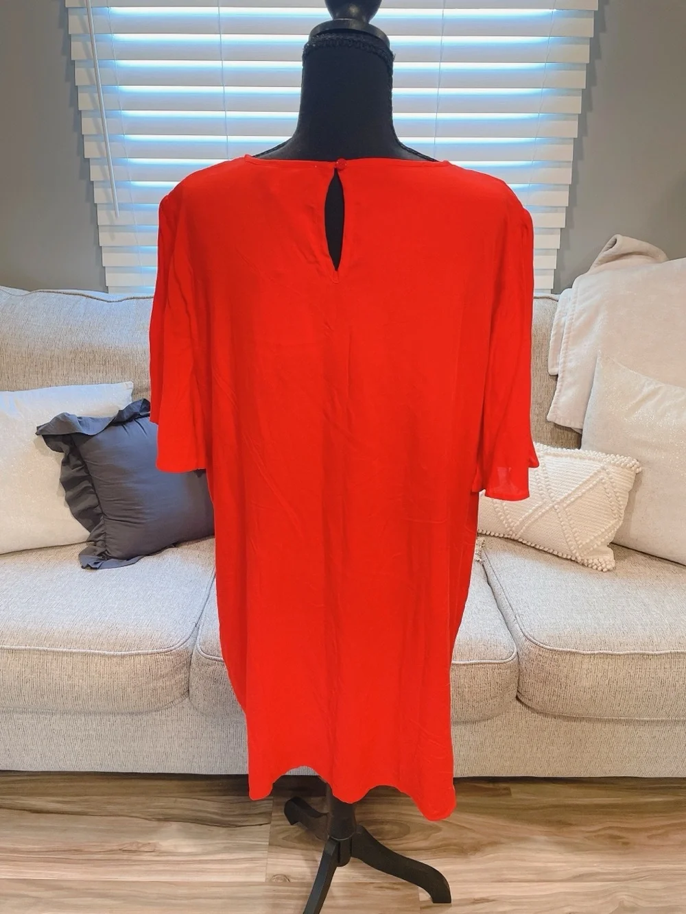 New With Tags Entro Red Embroidered Mini Dress Size XL - Picture 5 of 8